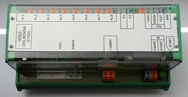 Проектируем и производим разные типы измерительных устройств опасных состояний изоляции. Наше оборудование позволяет мерить опасное контактное напряжение или ухудшенное изоляционное состояние разных частей кузова, не только троллейбусов.<br>(Измерительное устройство моментально сигнализирует нарушение состояния изоляции оптически и через определенное время добавляется звуковой сигнал.)